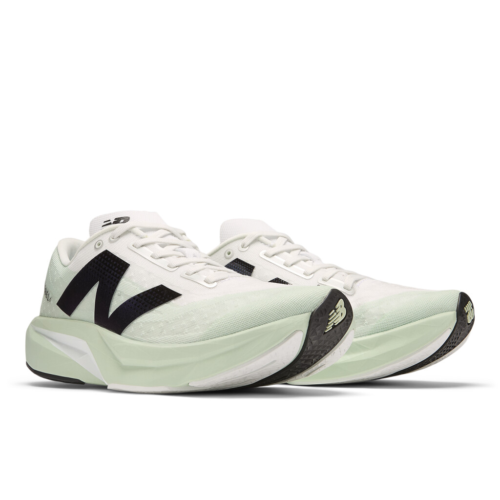 New Balance - MFCXCE4 Fuel Cell Rebel v4 - clay ash