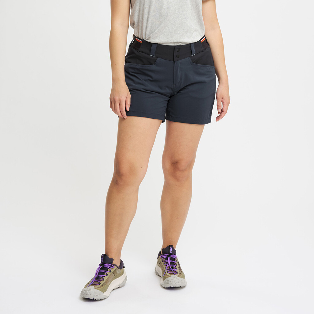 Elevenate - W Summit Shorts  - dark ink