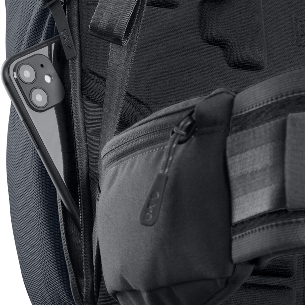 Evoc - Commute Pro 22L Backpack - black