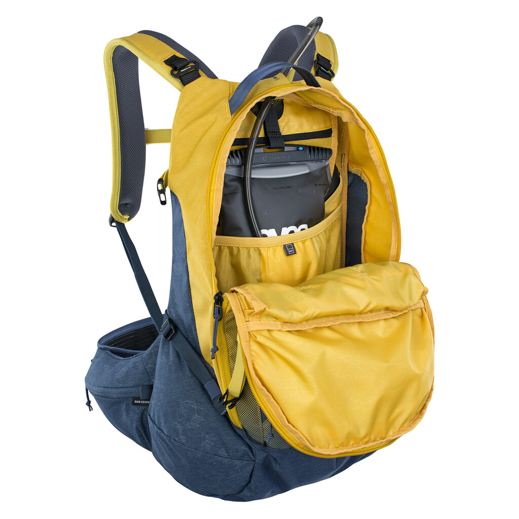 Evoc - Trail Pro 26L Backpack - curry/denim