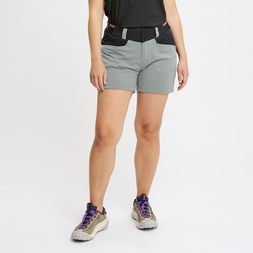 Elevenate - W Summit Shorts  - gray green