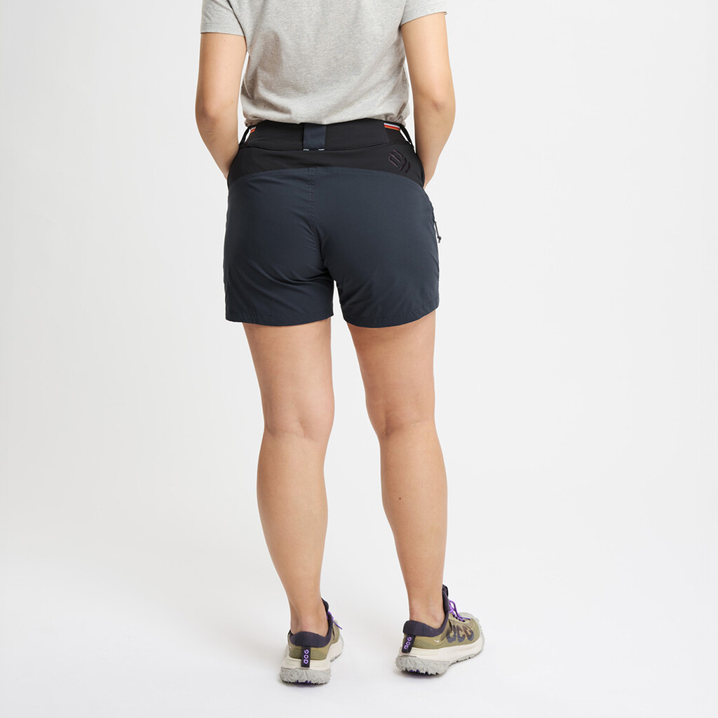 Elevenate - W Summit Shorts  - dark ink